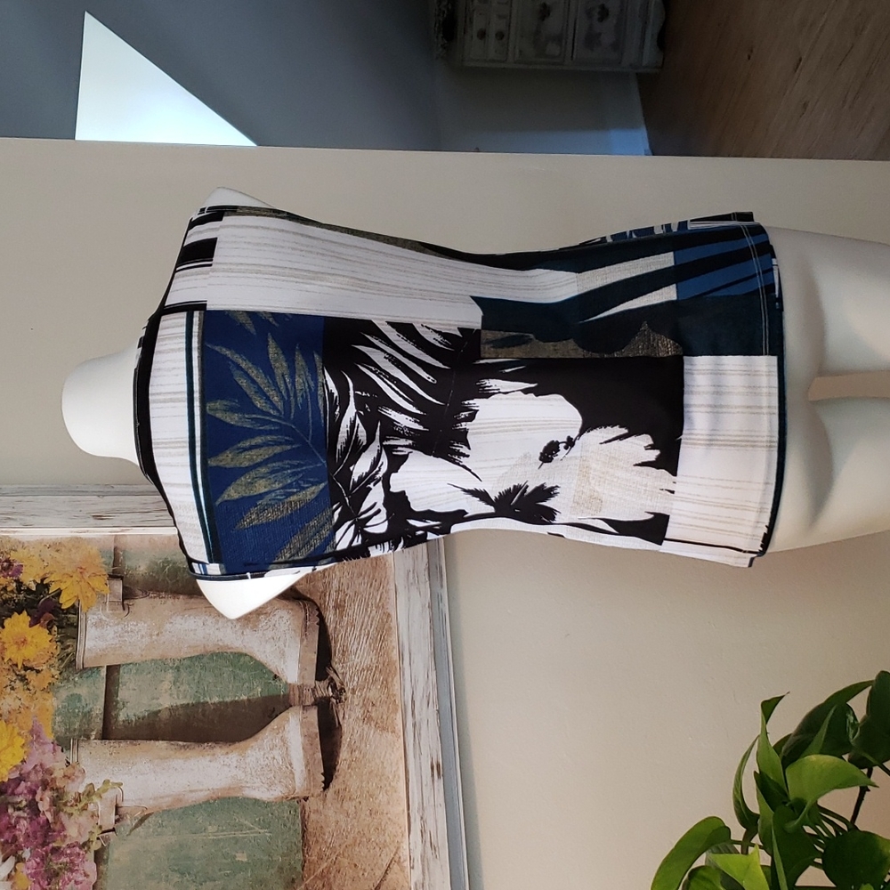Essentials Tank - Picture 5 of 6